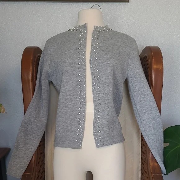 Chic Gray Pearl-Embellished Cardigan - Picture 3 of 12